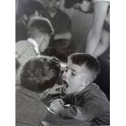 La Dent - Doisneau - Affiche 24x30 cm